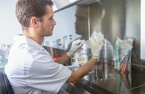 © Institut Pasteur Bourses et aides à la mobilité, photo de laboratoire - Bourses Calmette & Yersin - Institut Pasteur